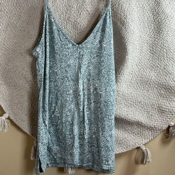 Green old navy floral print tank top - Picture 6 of 6